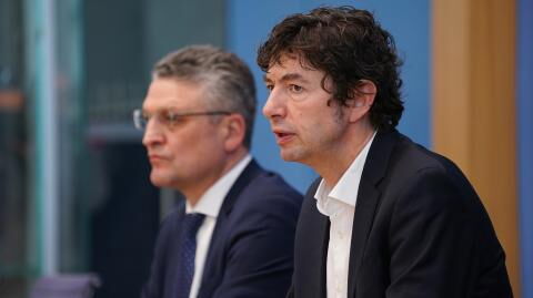 Drosten & Co.: So viel verdienen Merkels Corona-Berater