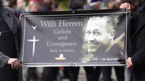 Drei Frauen streiten um Willi Herrens Namensrechte