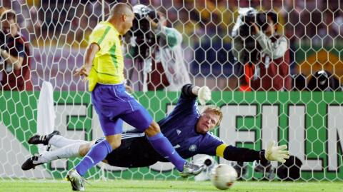Er hält (fast) jeden Ball: Oliver Kahn