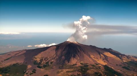 Ätna: Der aktivste Vulkan Europas bricht aus und bedeckt sizilianische Stadt mit Asche