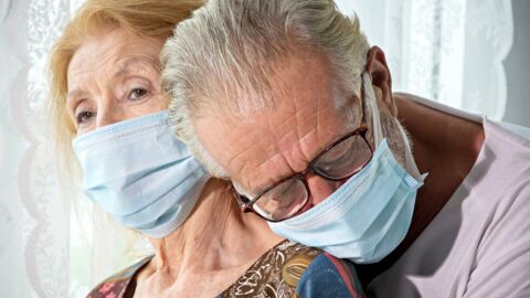 Covid-19: Neues gefährliches Symptom bei Senioren aufgetaucht!