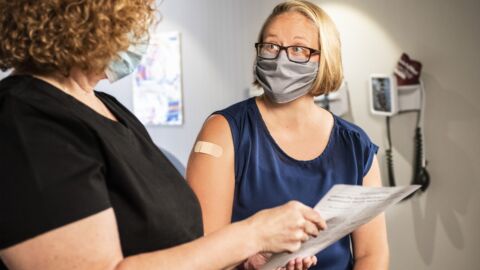 Frankreich: Krankenschwester suspendiert, nachdem sie falsche Impfnachweise ausgestellt hat
