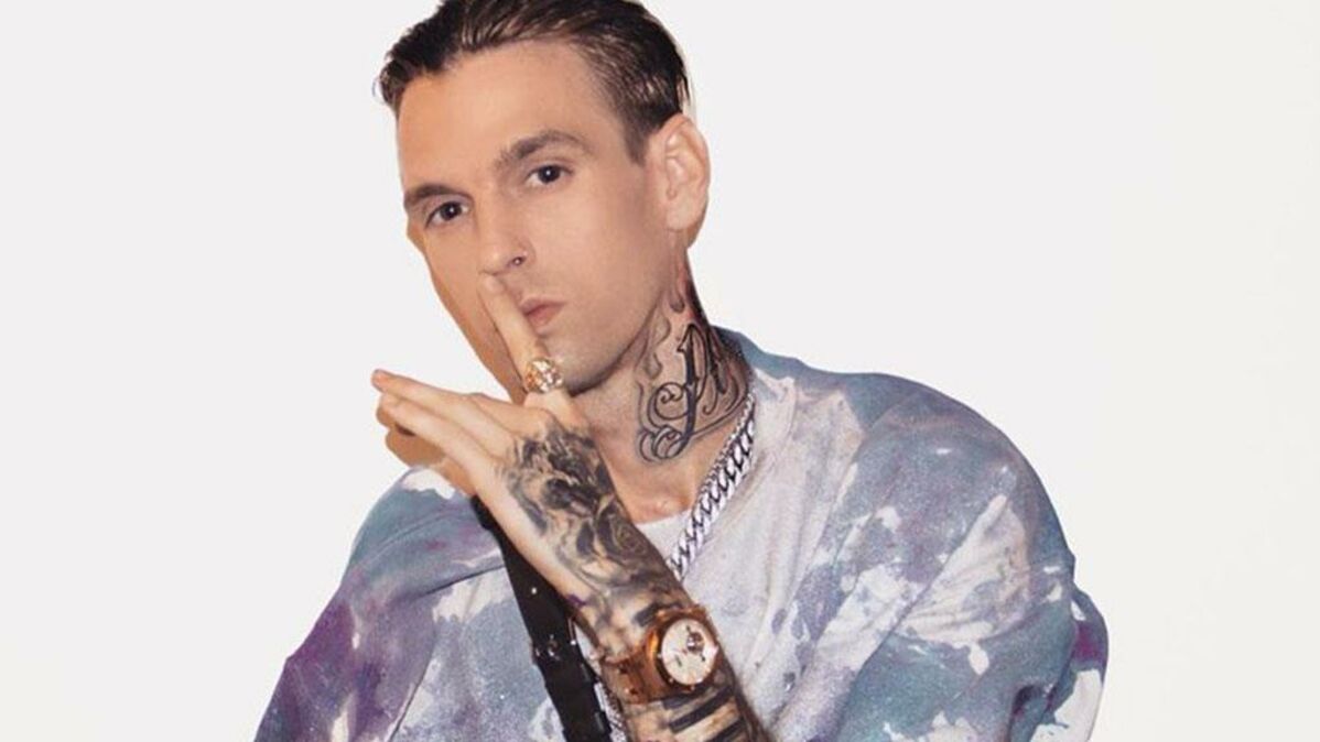 ausser kontrolle aaron carter entstellt sein gesicht mit riesigem tattoo