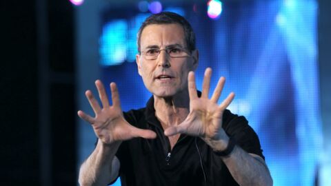 TV-Magier Uri Geller will Putin mit "Kraft seiner Gedanken" von Atomkrieg abhalten