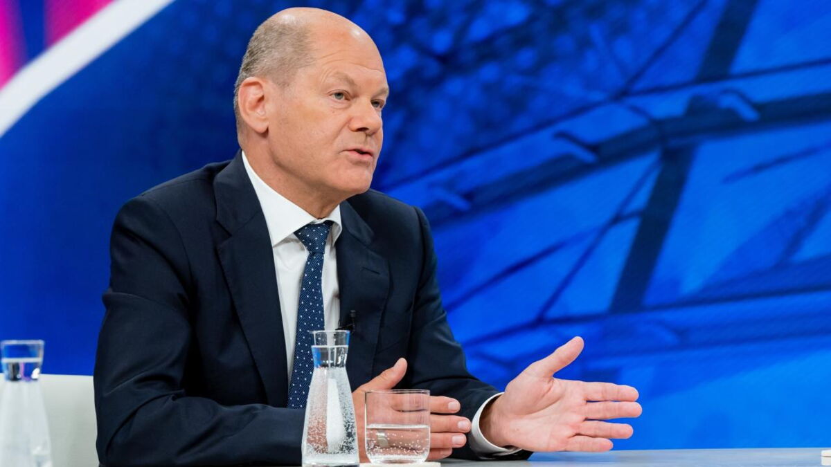 Hat Olaf Scholz Ein Glasauge