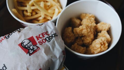 Studenten betrügen KFC um 25.000 Euro, indem sie kostenlos Essen bestellen