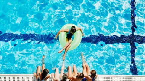 Covid-19: Läuft man beim Schwimmen Gefahr, sich anzustecken?