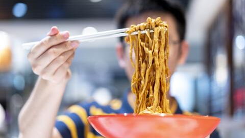 Nudeln, Schoki, Bier: Diese Lebensmittel fallen dem Klimawandel zum Opfer