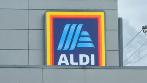 Aus Liebe zum Discounter: Paar heiratet in Aldi-Filiale (Fotos)