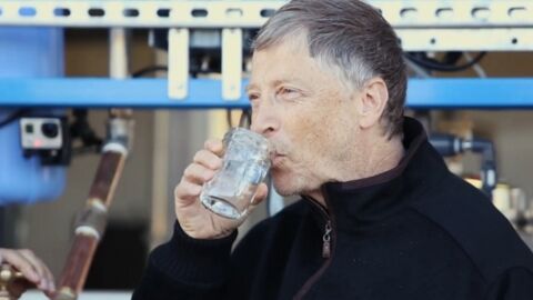 Quand Bill Gates teste une machine qui transforme les excréments en eau potable