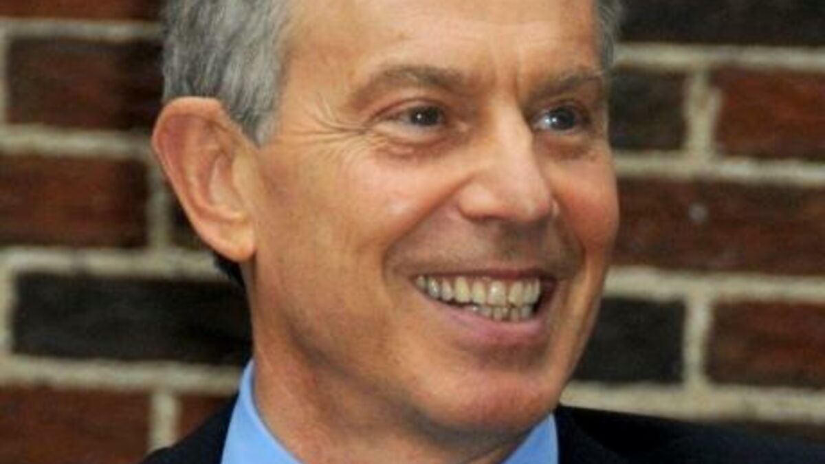 Tony Blair promet 10 millions d'emplois d'ici 2020 grâce à la lutte