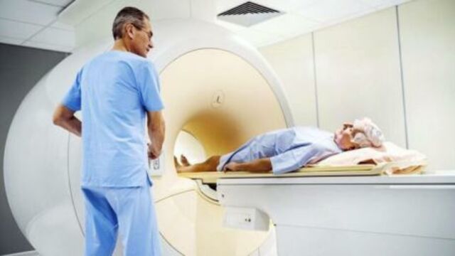 IRM de la prostate : définition, comment se passe un examen, et y a-t-il  des risques ?