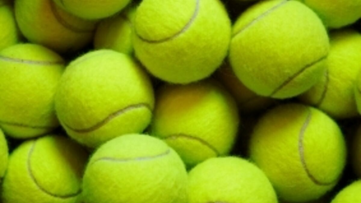 Pourquoi les balles de tennis sont-elles jaunes ?