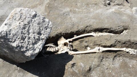 Pompéi : les archéologues découvrent le squelette d'un survivant écrasé par un rocher