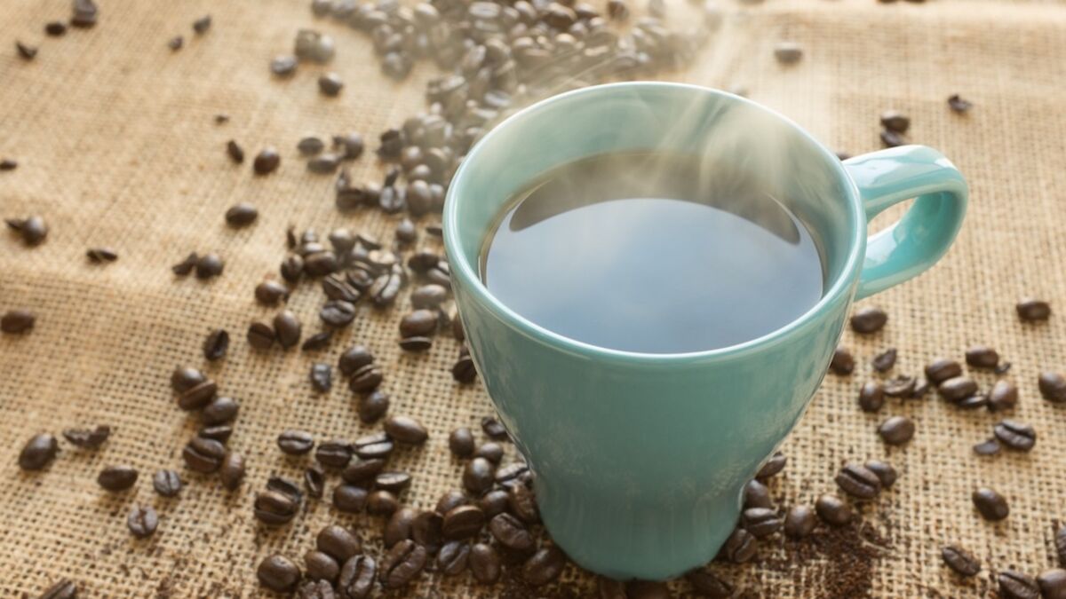 Haleine de café? Voici comment se débarrasser de l'haleine de café qui pue!  •
