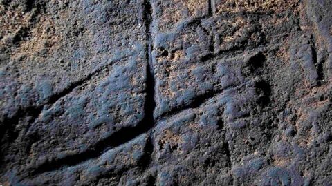 Néandertal a t-il tracé des gravures abstraites dans une grotte il y a 40 000 ans ?
