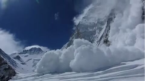 Everest : l'avalanche la plus meurtrière de l'histoire du mont de l'Himalaya