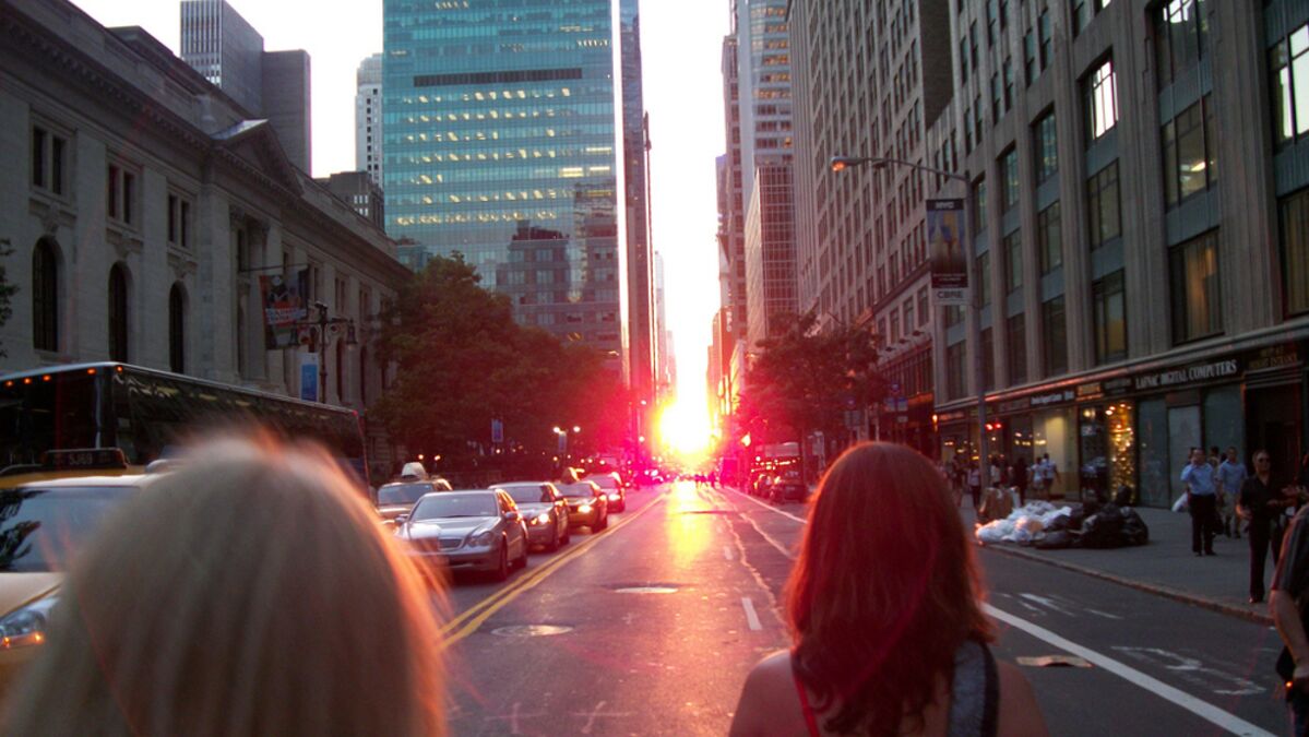 Manhattanhenge : Un Coucher De Soleil Spectaculaire Entre Les Gratte ...