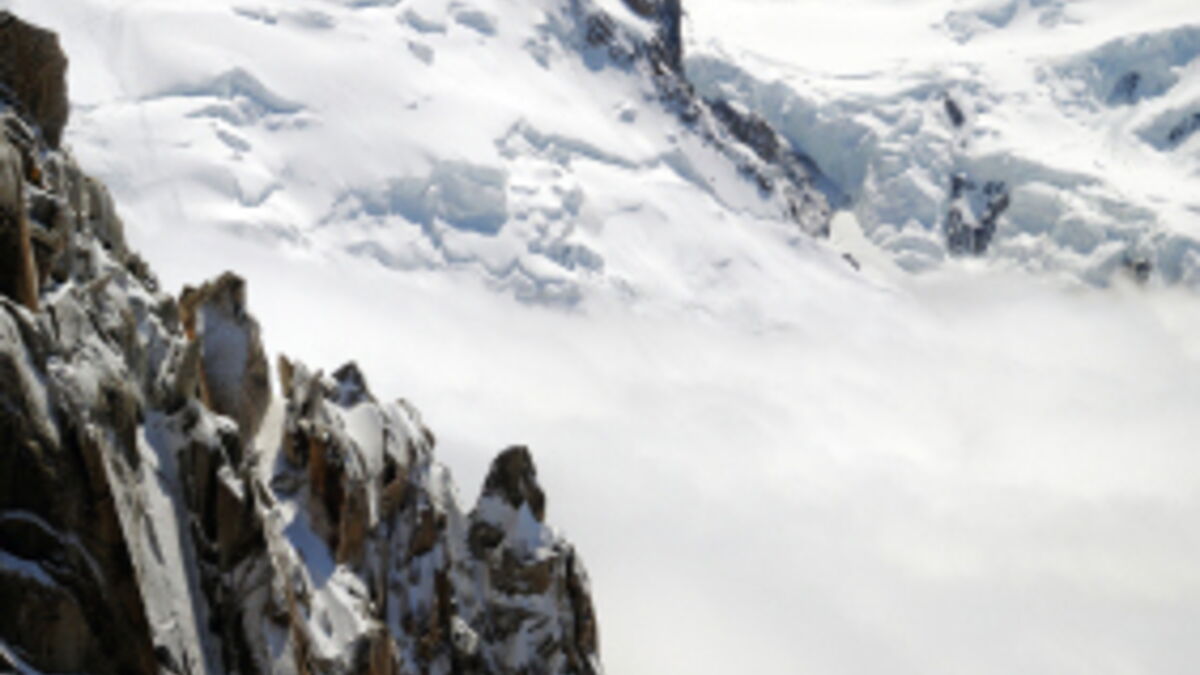 Combien mesure actuellement le Mont Blanc, le plus haut sommet d'Europe — free download