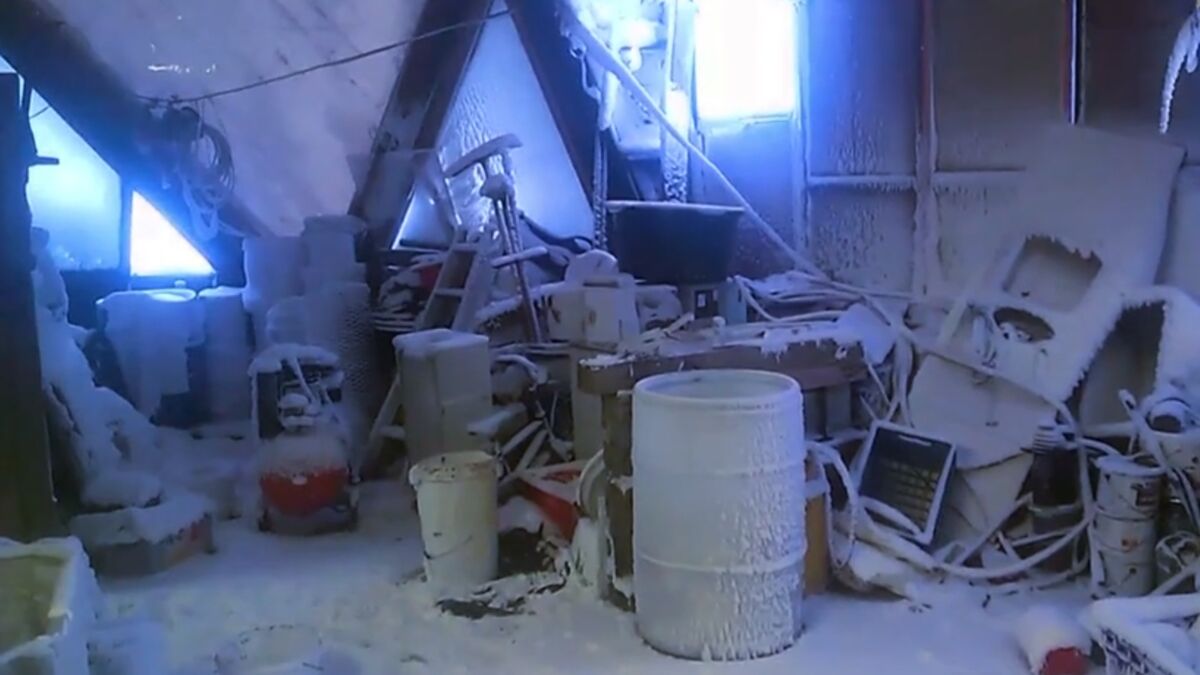 Les impressionnantes images de la violente tempête de neige qui a