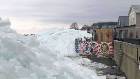États-Unis : les incroyables images d'un gigantesque tsunami de glace (Vidéo)