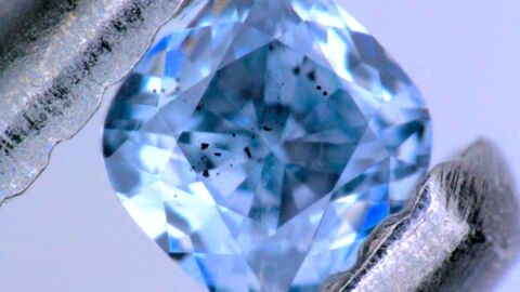 Pourquoi les rarissimes diamants bleus sont-ils bleus ? Mystère sans doute résolu