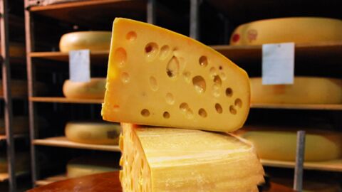 La musique peut-elle améliorer le goût du fromage ? L'expérience insolite d'un Suisse