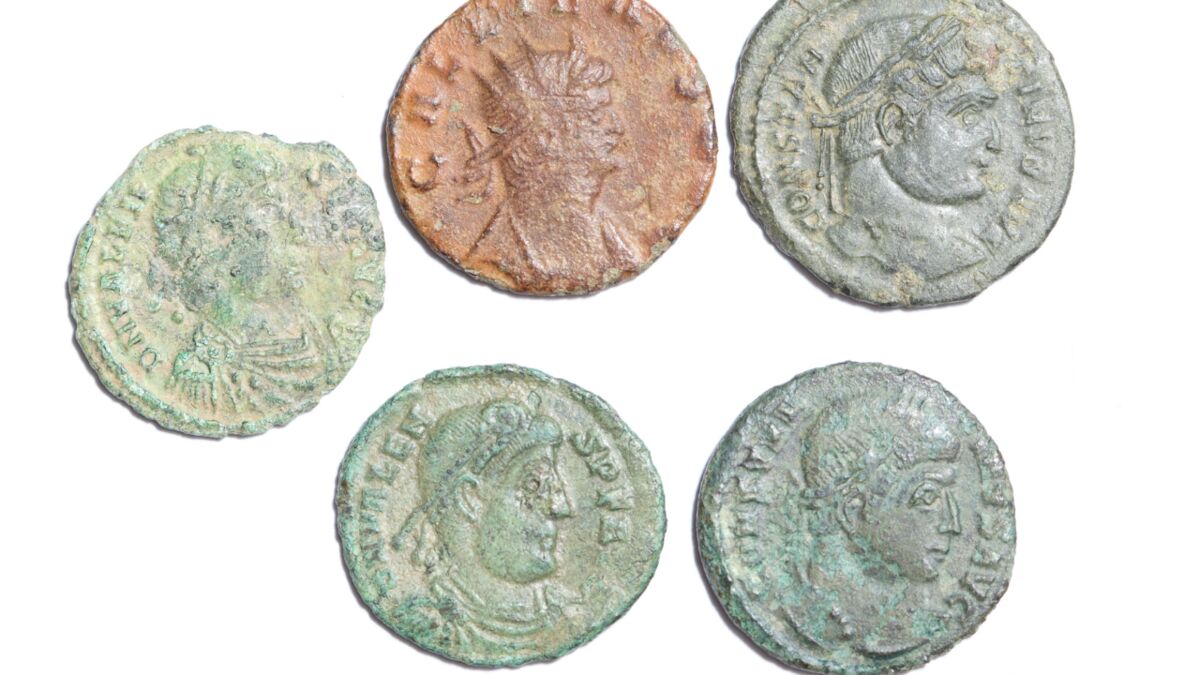 Des monnaies romaines trouvées par des archéologues proches de