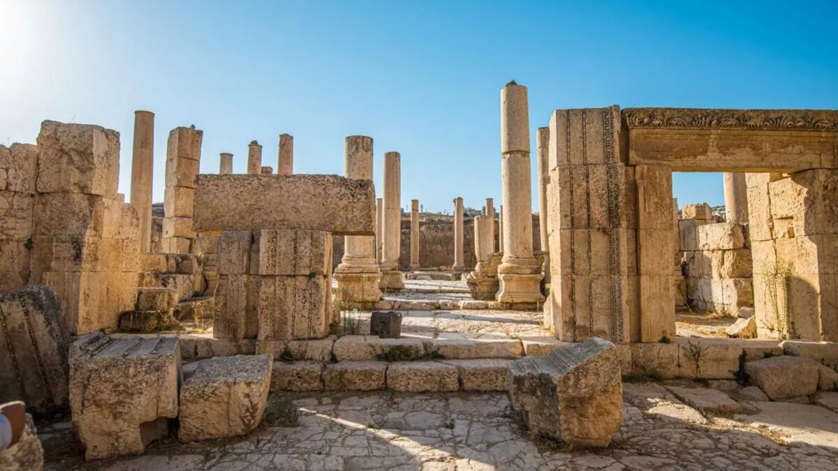 Des chaussures géantes découvertes dans un fort romain intriguent les archéologues
