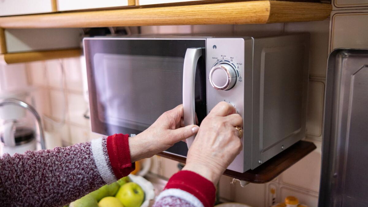 Un micro-ondes fonctionnant la porte ouverte est-il dangereux