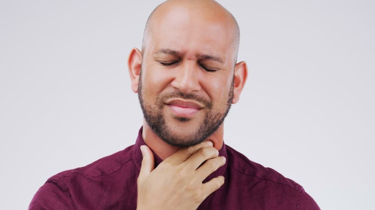 Laryngite : traitement, symptômes, définition, comment soigner une  laryngite ?