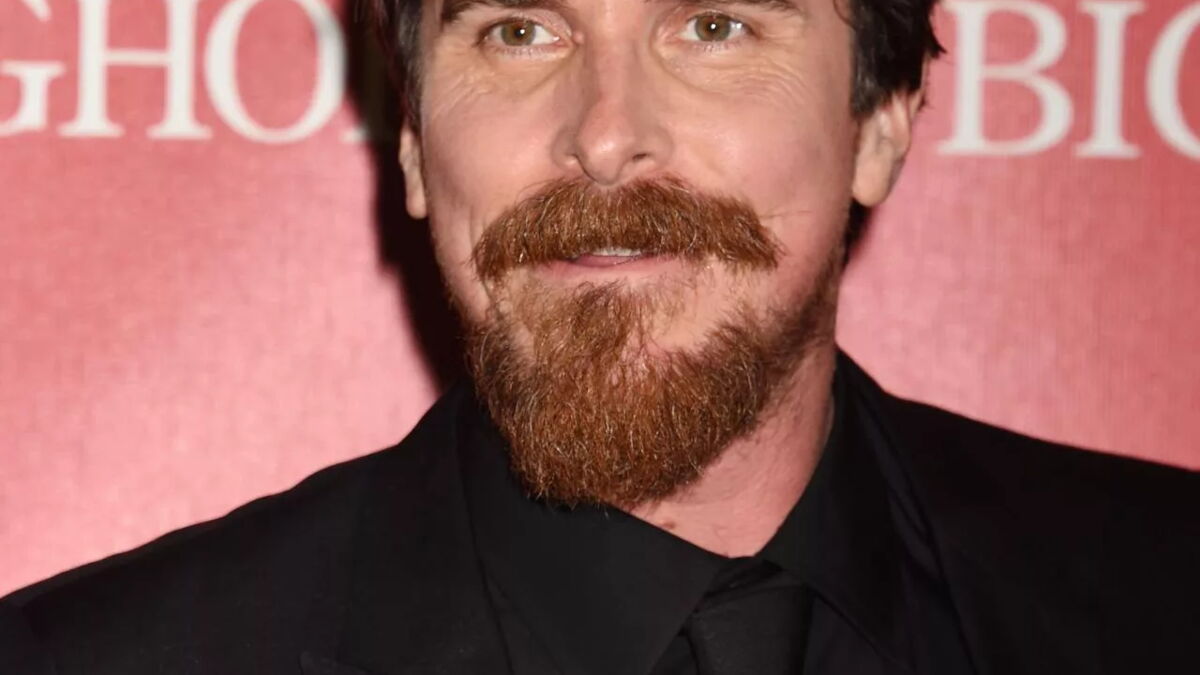 Pourquoi certains hommes bruns ont-ils une barbe rousse