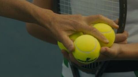 Pourquoi les balles de tennis sont-elles jaunes?
