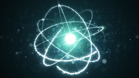 Quelle est la différence entre un atome et un ion ?