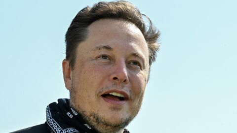 Elon Musk : le milliardaire veut implanter des micropuces dans les cerveaux humains en 2022