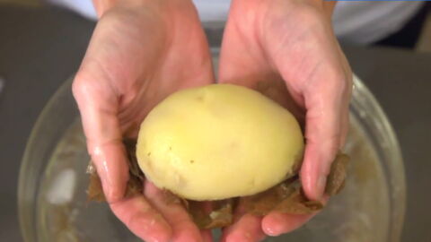 Follow This Simple Tip And You'll Never Have To Struggle With Peeling Potatoes Again