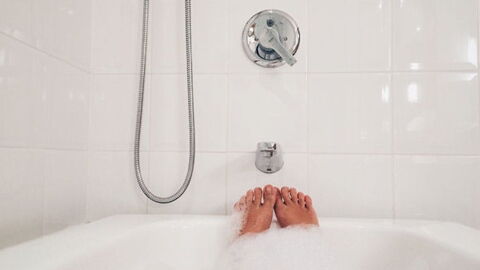 Studies Show That You Can Burn Extra Calories By Just Relaxing