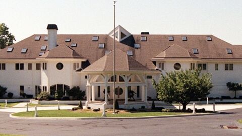 These Incredible Homes Once Belonged To A-Listers... But Now No One Wants To Buy Them
