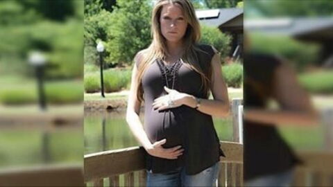 This Woman Did a Maternity Photoshoot All Alone, and There’s an Absolutely Tragic Reason Why