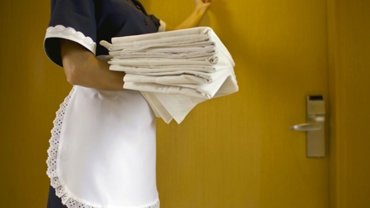 Are Hotel Room Sheets Really Changed For Every New Client?