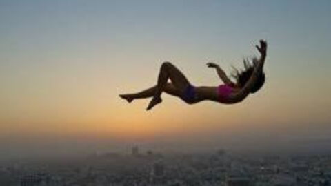 This Is What It Really Means If You Dream You Are Falling