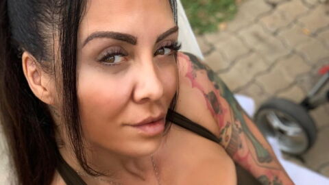 This Model Claims She Can't Find Love For One Bizarre Reason