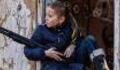 War in Ukraine: This photo of an armed girl is not what you think
