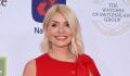 Holly Willoughby returns to Dancing on Ice but there's something different about her, expert reveals
