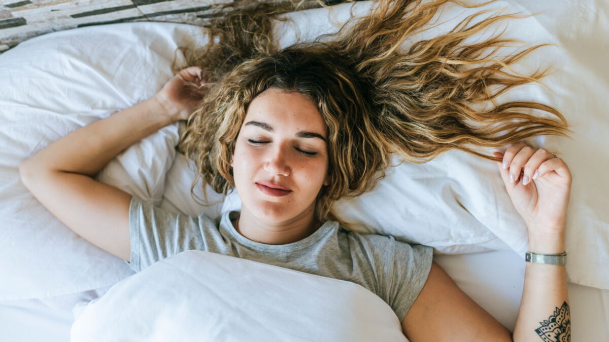 Should you sleep with your hair tied?