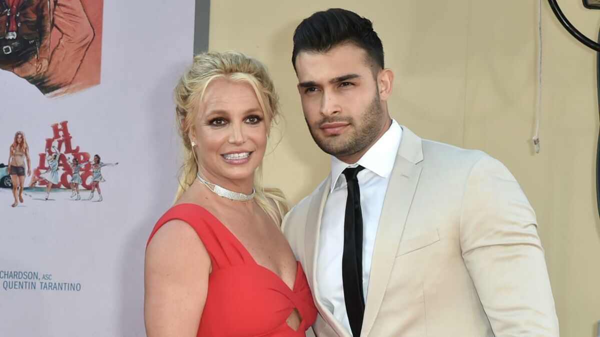 Britney Spears: Fans believe the pop star is now being controlled by ...