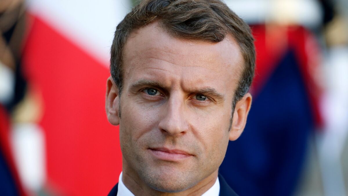 Le président français porte-t-il une perruque ?