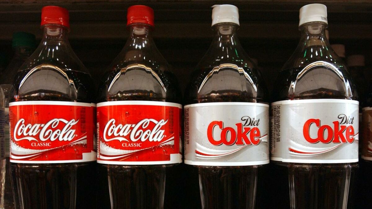 Here's why mixing alcohol with Diet Coke gets you drunk faster than regular Coke