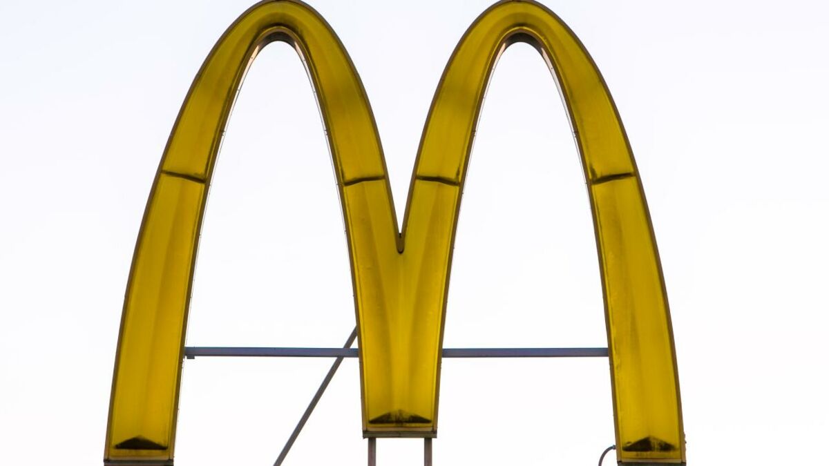 the nike swoosh and the golden arches of mcdonald's are examples of a