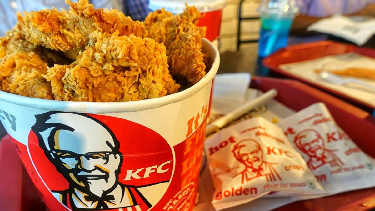 KFC customer finds 'live and moving' cockroach crawling inside his ...